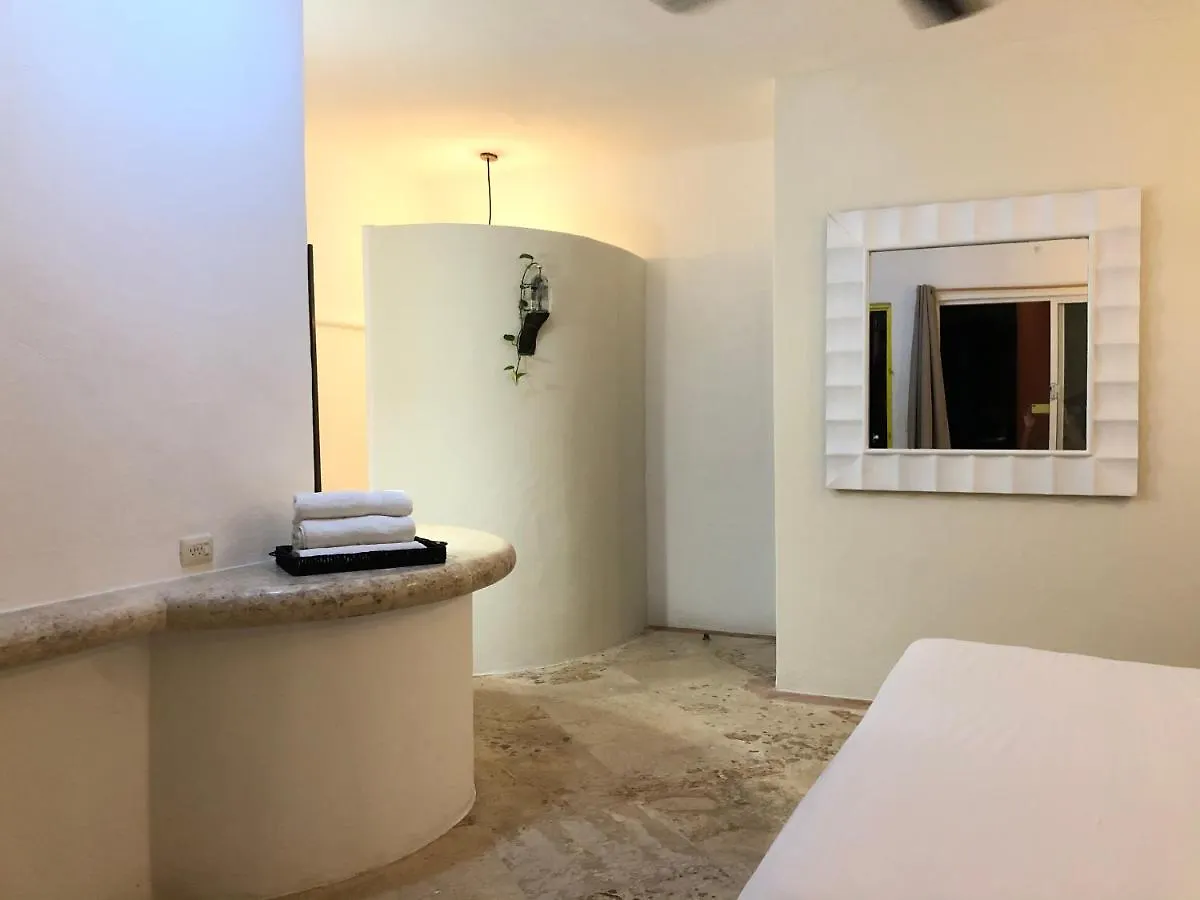 פלאייה דל כרמן Rustik Inn 3*, פלאייה דל כרמן